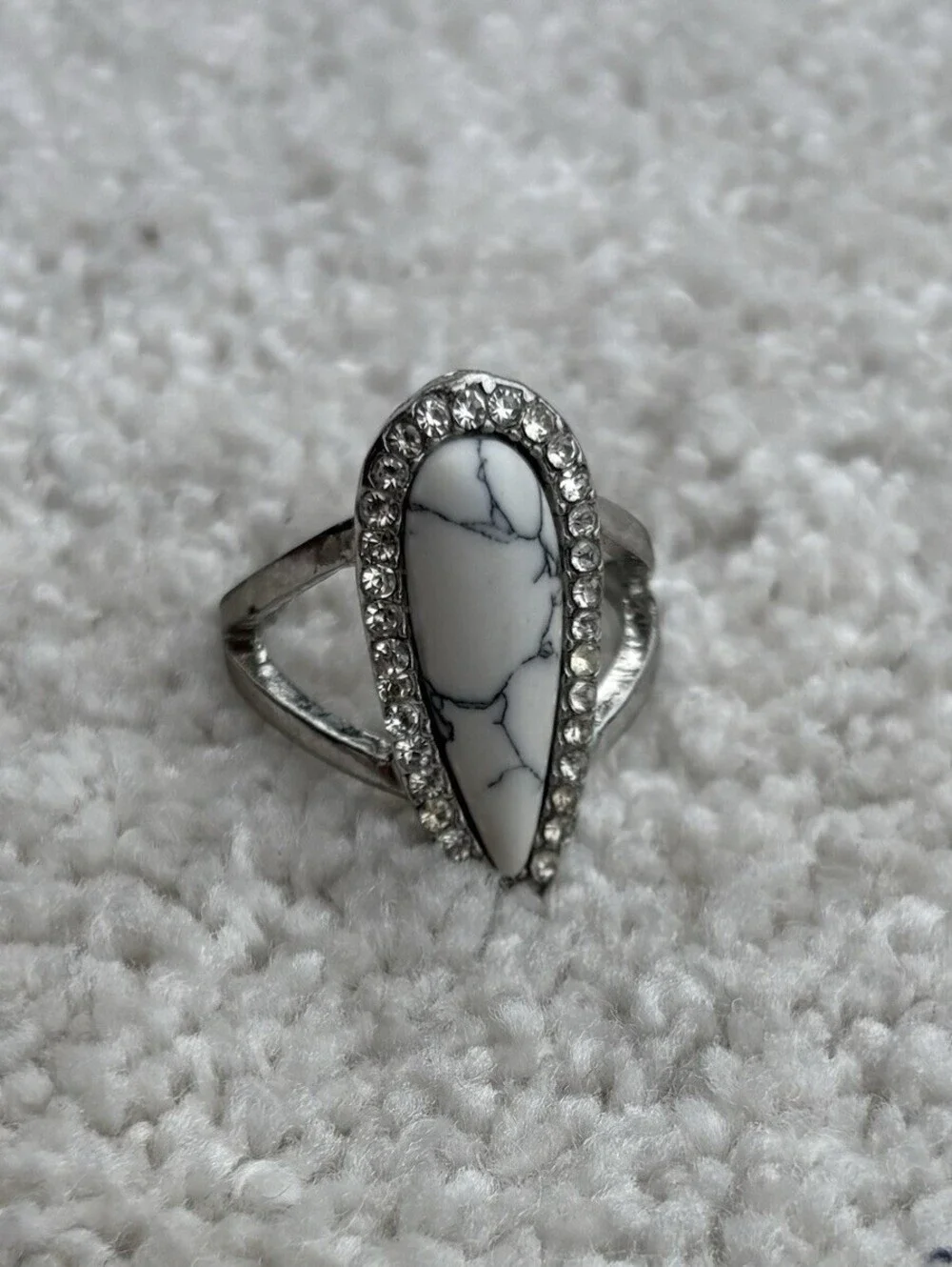 Pear Shape White Rhinestone Ring Size 8 Silver Tone Costume Jewelry